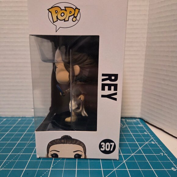 Funko POP Star Wars Rey Skywalker 307 Vinyl Figure - Picture 2 of 6